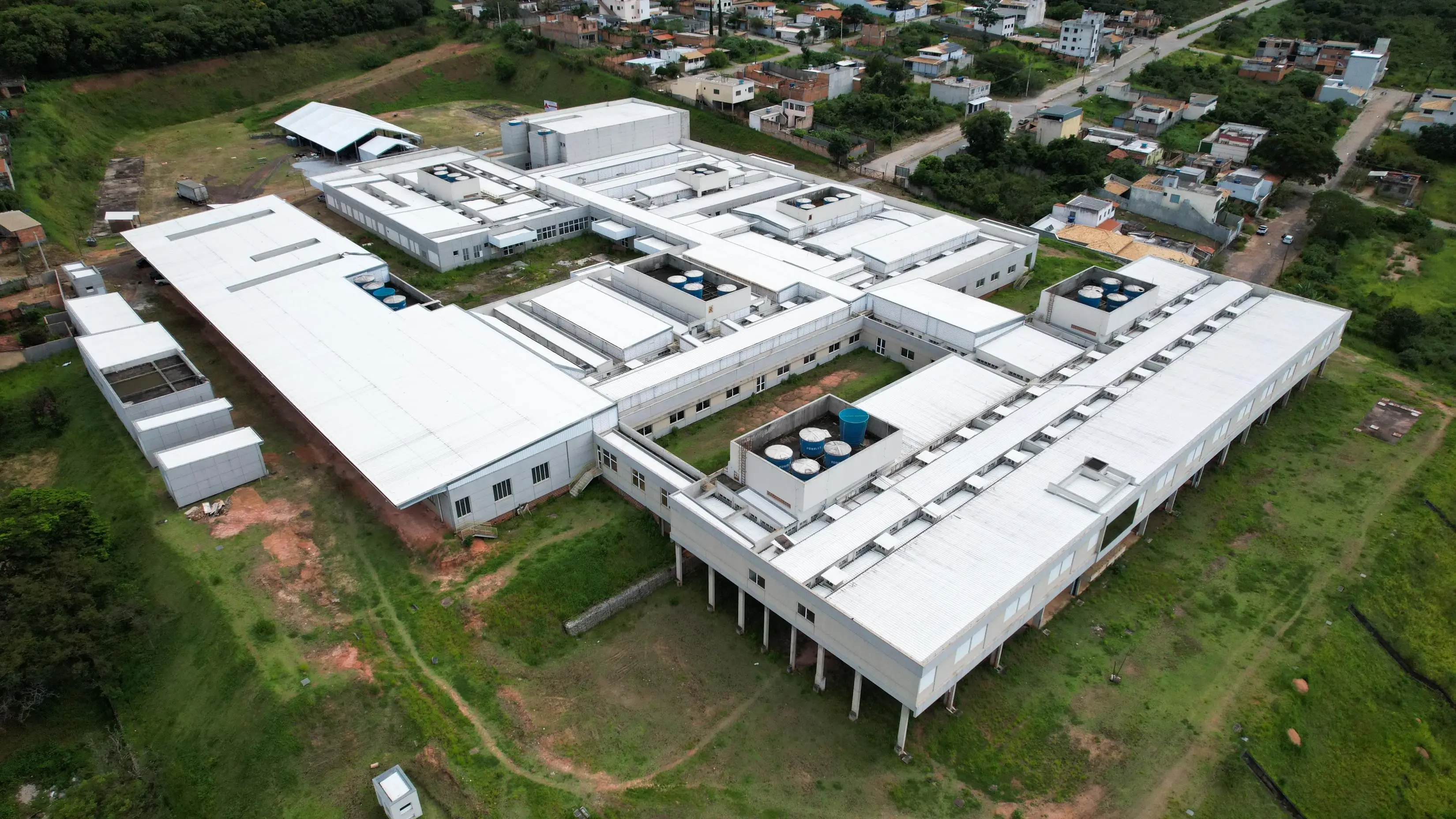 Autoridades visitam Hospital Regional de Divinópolis para acompanhar obras e discutir futuro hospital universitário