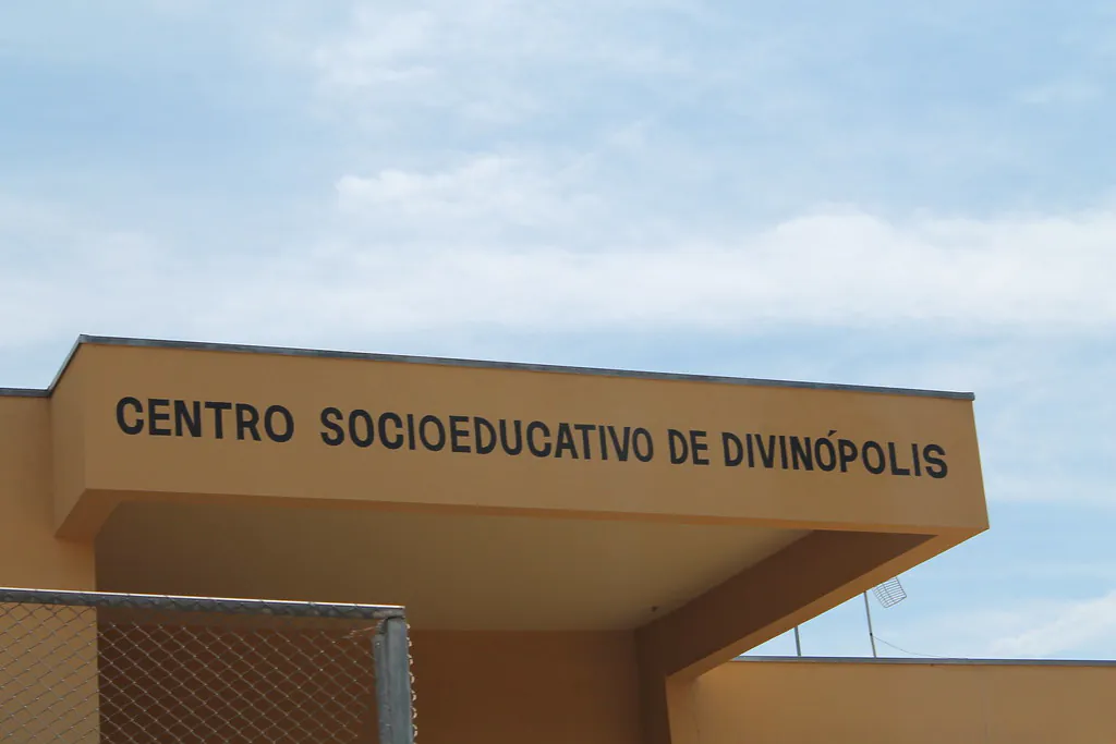 Adolescente que agrediu  professora já está acautelada 