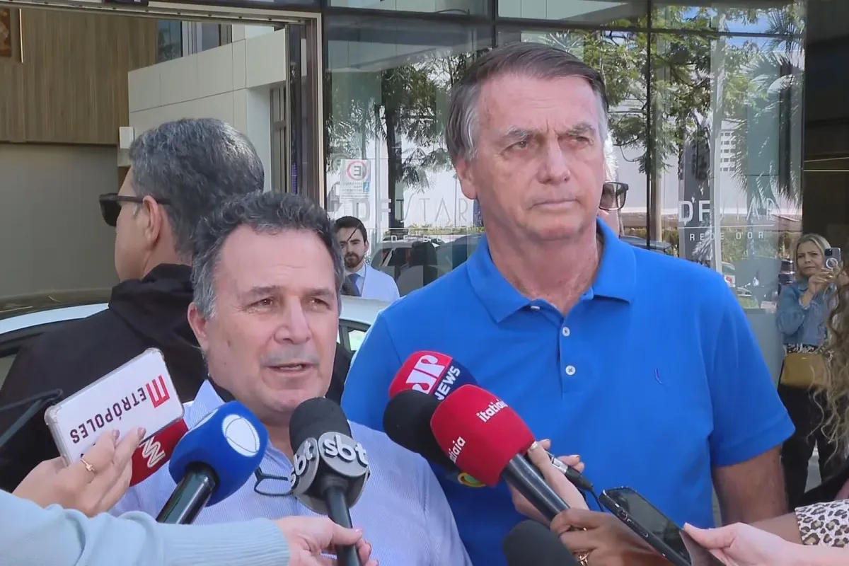Exames de Bolsonaro apontam pneumonia viral, revela médico