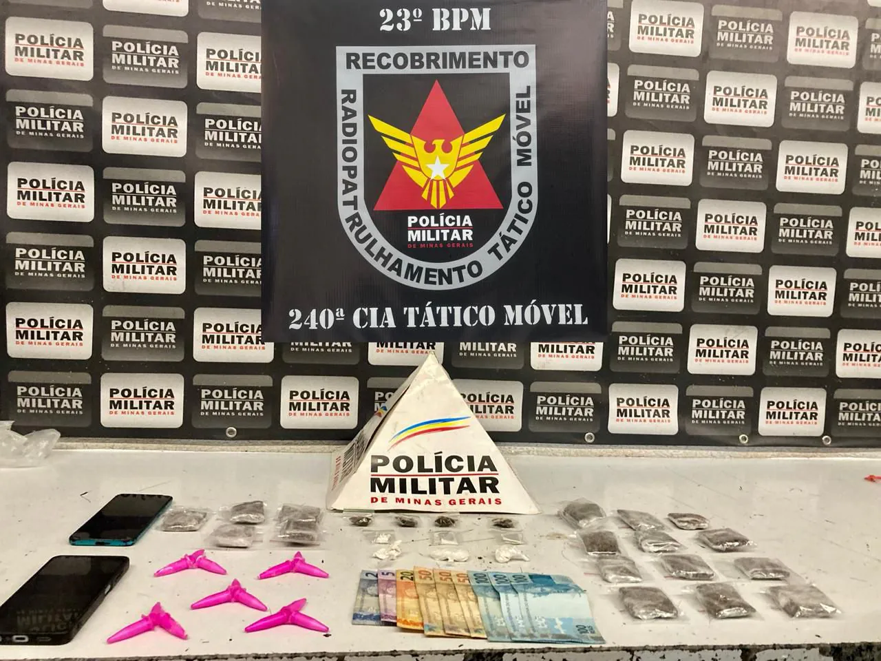 PM prende dois homens por delivery de drogas em Divinópolis
