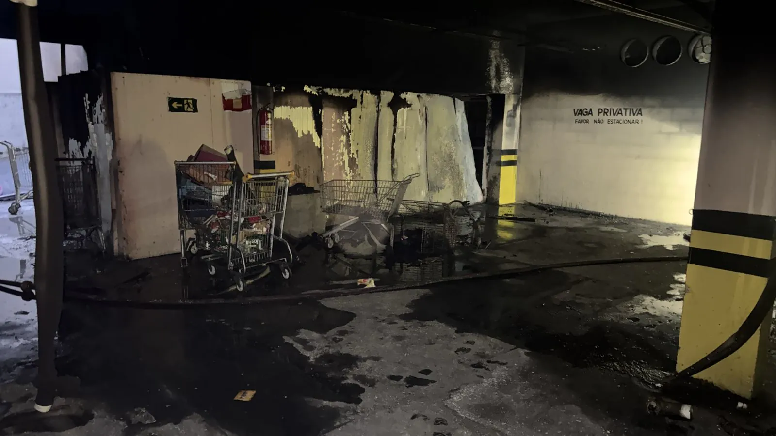 Instalações de supermercado pegam fogo em Santo Antônio do Monte