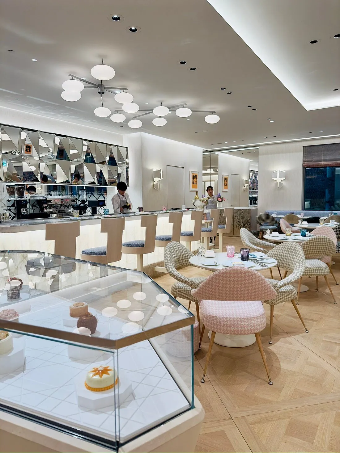 CAFÉS VITRINES