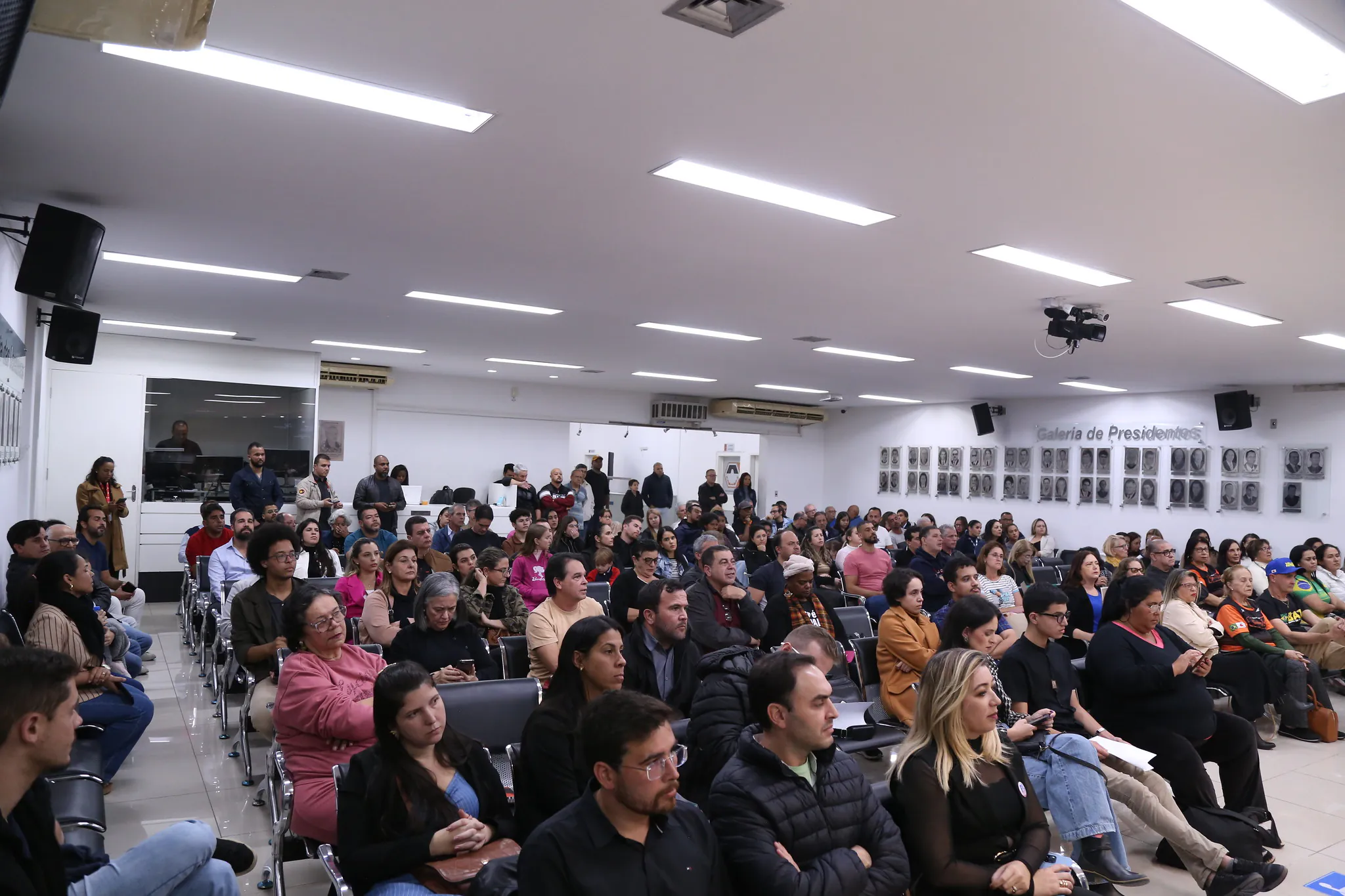 Escolas têm até 18 de julho para votar adesão ao modelo cívico-militar