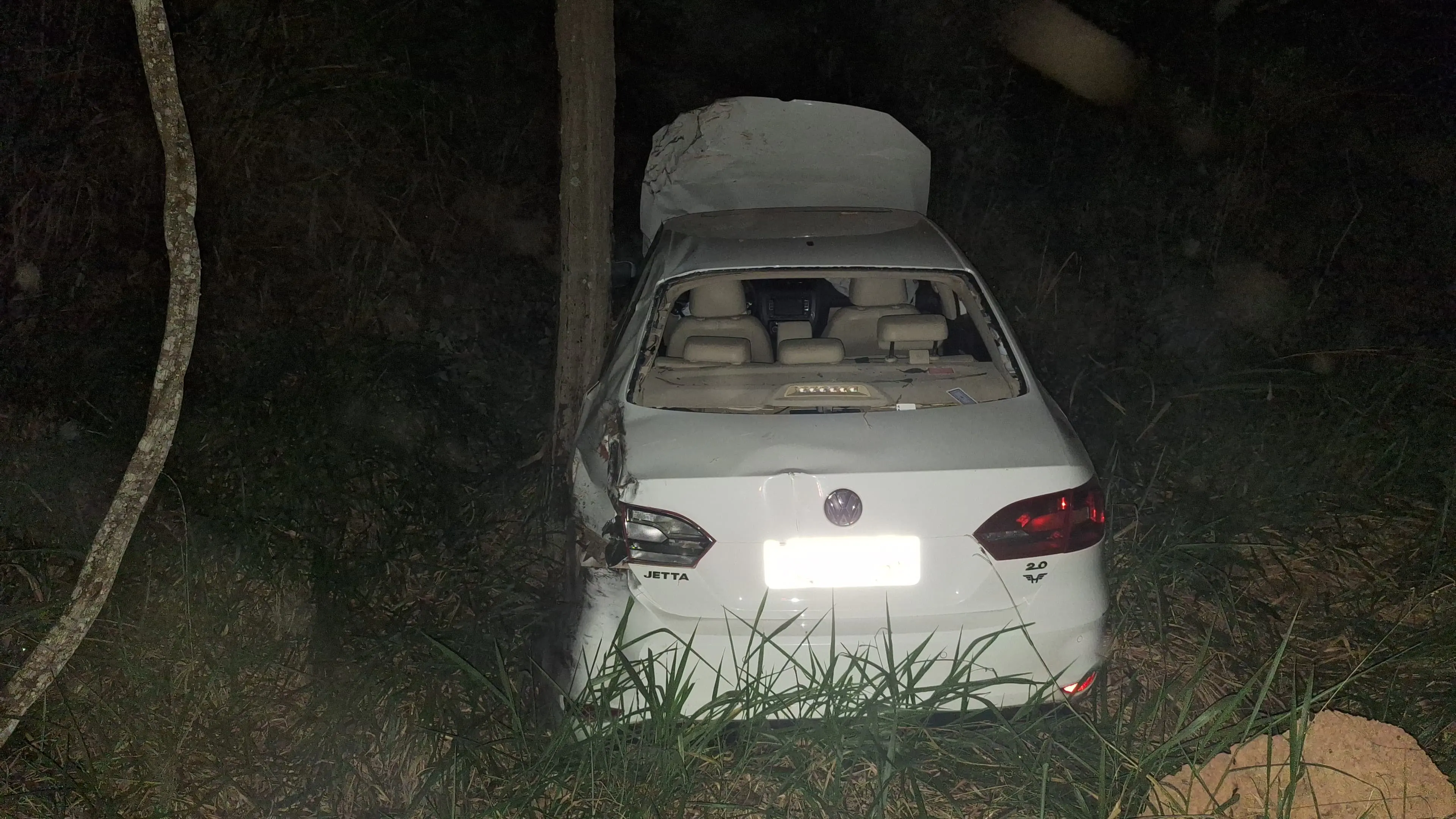Tentativa de ultrapassagem termina em acidente na MG-050 em Divinópolis