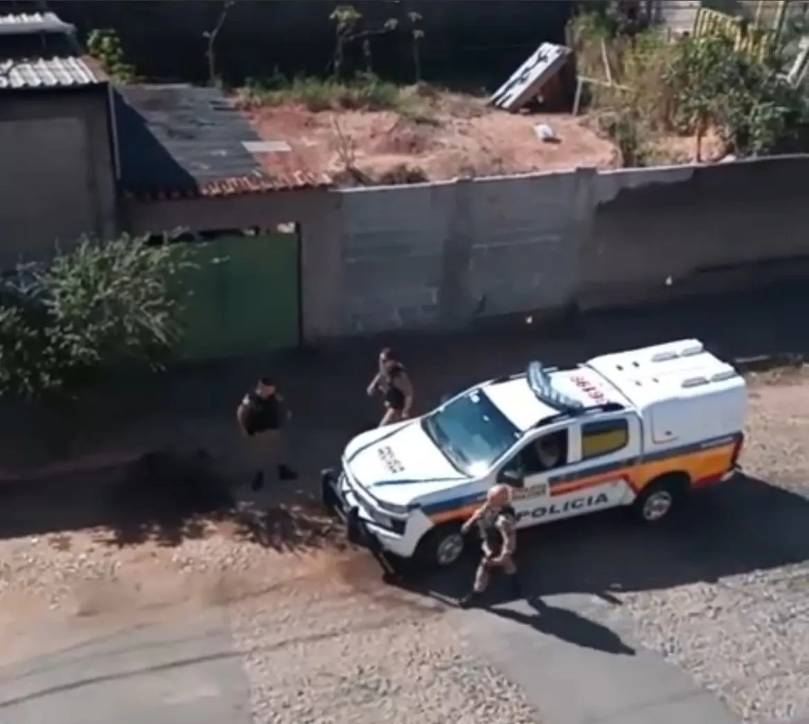 Homem é baleado e agredido a pauladas no bairro Tietê, em Divinópolis