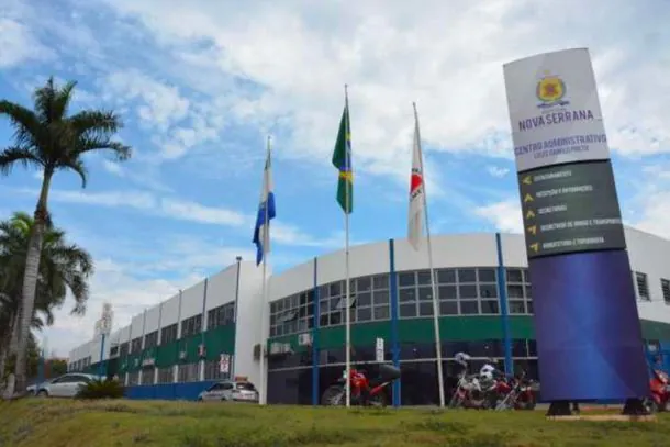 Nova Serrana gasta quase R$ 3 milhões em cachês de artistas mesmo com alerta de rombo nos cofres públicos