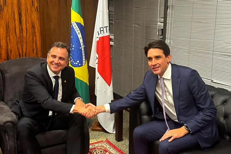 Rodrigo Pacheco se reúne com ministro para viabilizar aeroportos em Minas Gerais