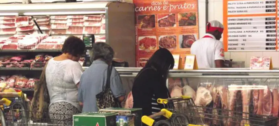 Apesar do tarifaço imposto pelos EUA, carne bovina continua cara 