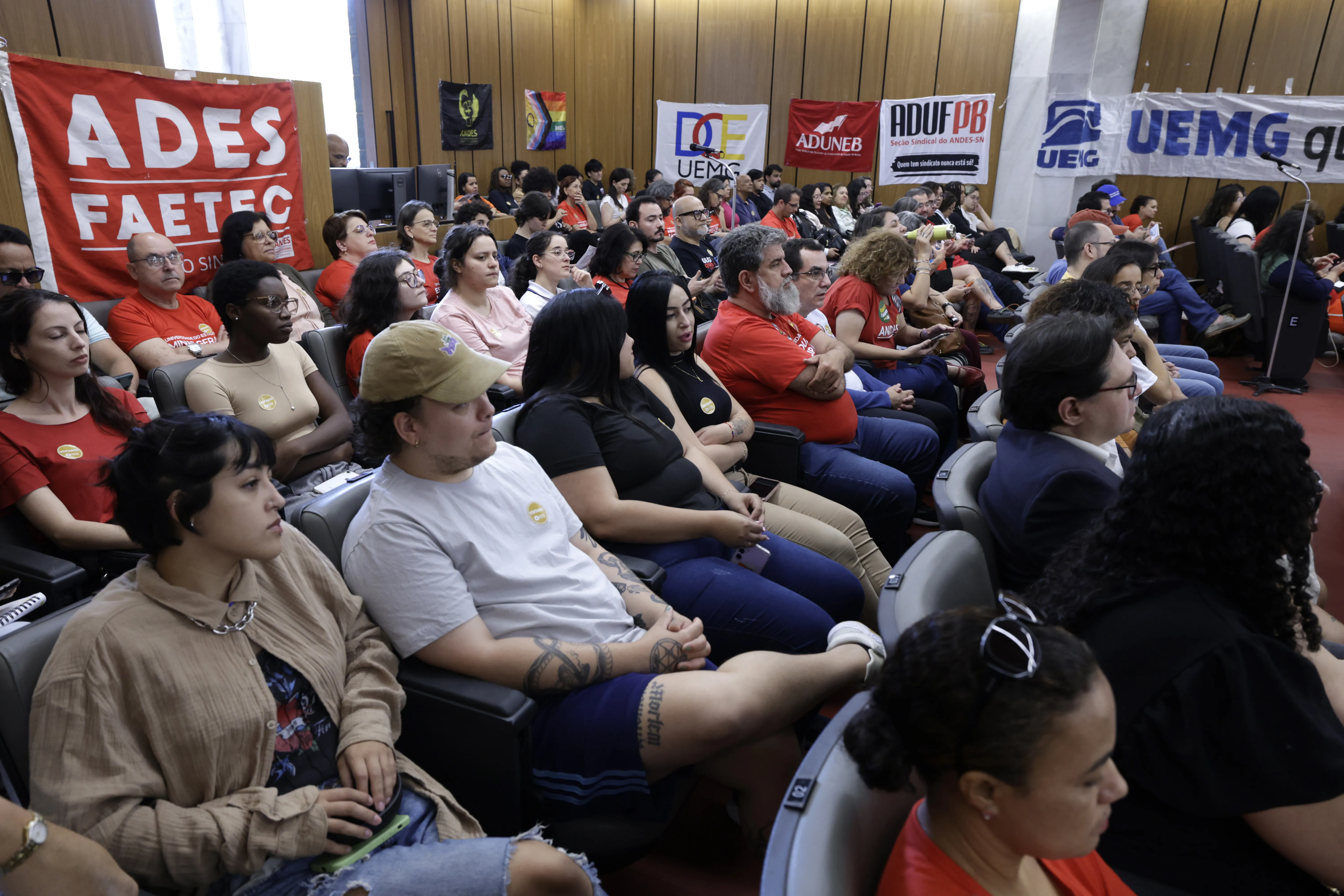 Associações lançam PEC para garantir autonomia das universidades 