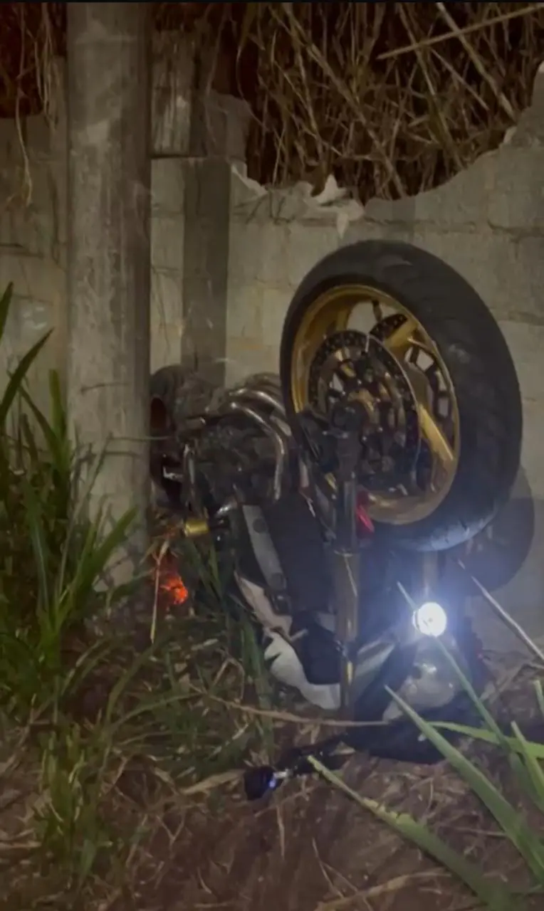 Pedestre fica gravemente ferido após ser atropelado por motociclista na MG-050 em Divinópolis
