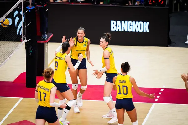 Brasil chega perto, mas perde para a Itália e vai disputar o bronze no Mundial de vôlei feminino