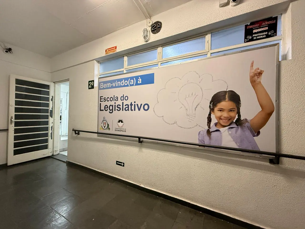 Escola do Legislativo de Divinópolis abre portas à população com cursos, biblioteca e inclusão digital