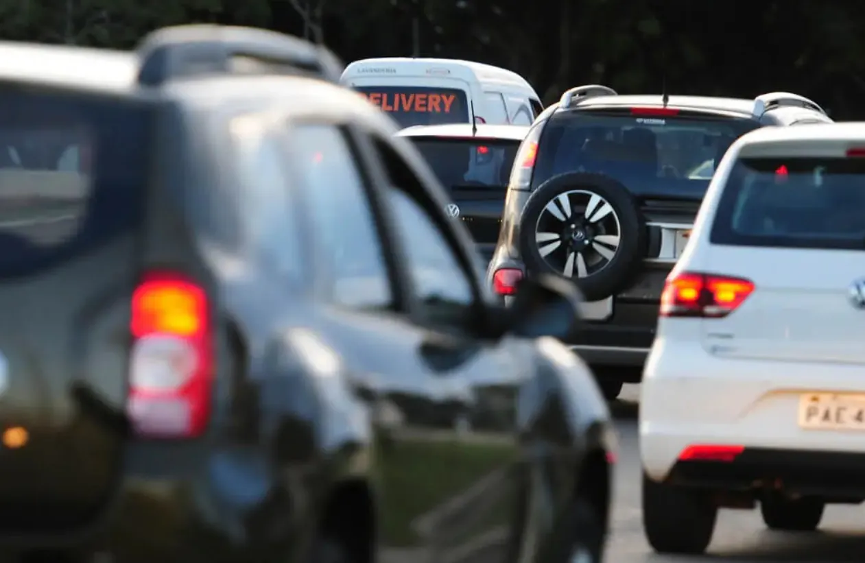 Motoristas podem regularizar veículos via Pix durante blitz 
