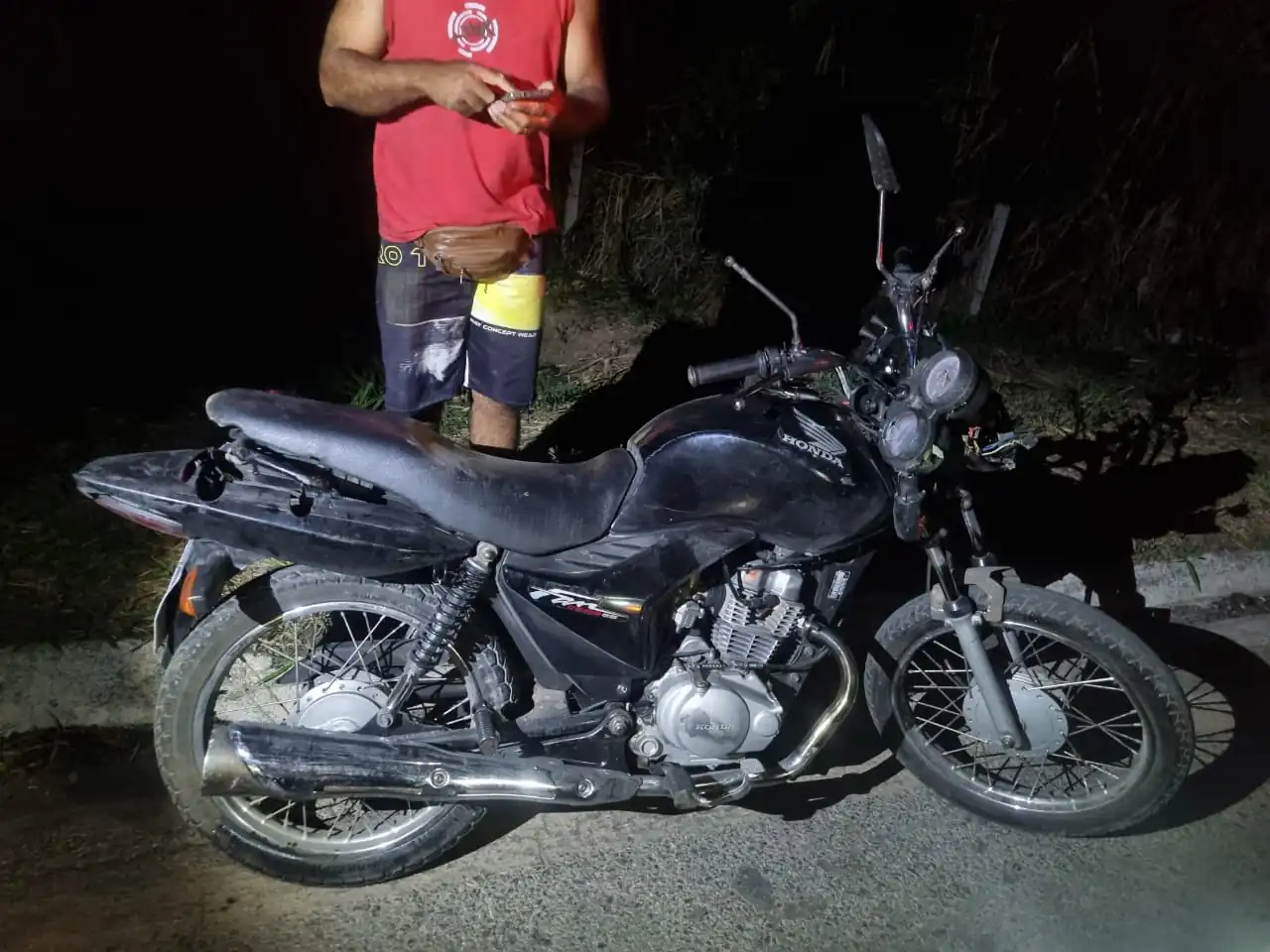 Motociclista fica ferido após ser atingido por carro que fugiu sem prestar socorro na MG-050, em Divinópolis