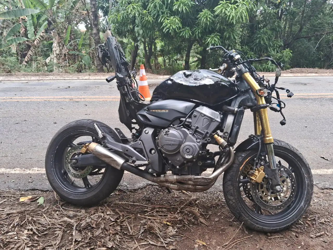 Jovem de 18 anos morre em acidente de moto na BR-352, em Onça de Pitangui