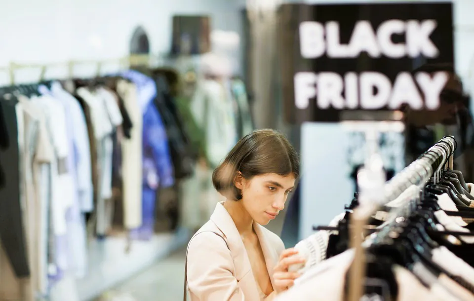 Empresários e consumidores demonstram otimismo cauteloso para a Black Friday