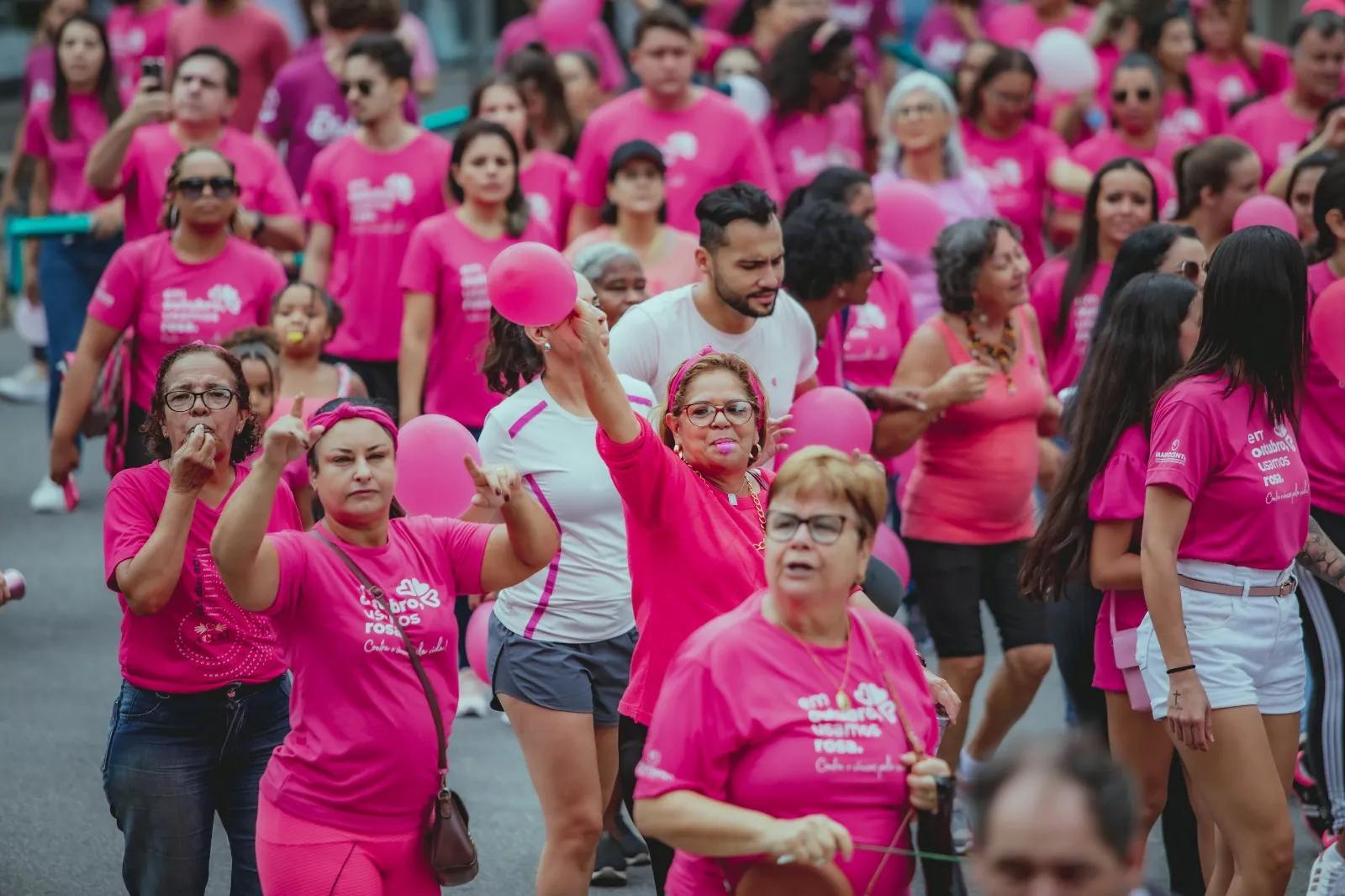 Mais que cor, uma causa: o rosa que une e fortalece