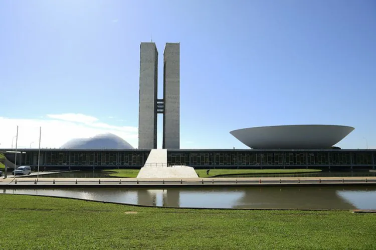 Rogério Silveira destaca força de Luís Eduardo Falcão durante Marcha dos Vereadores de Minas em Brasília 