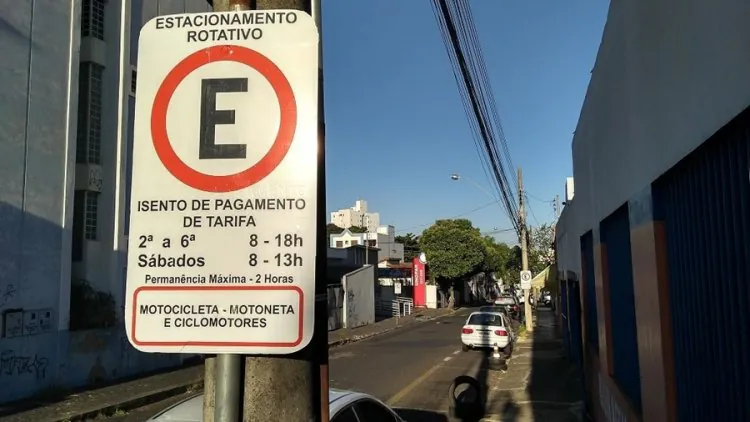 Zona azul de Uberlândia movimenta R$ 400 mil 