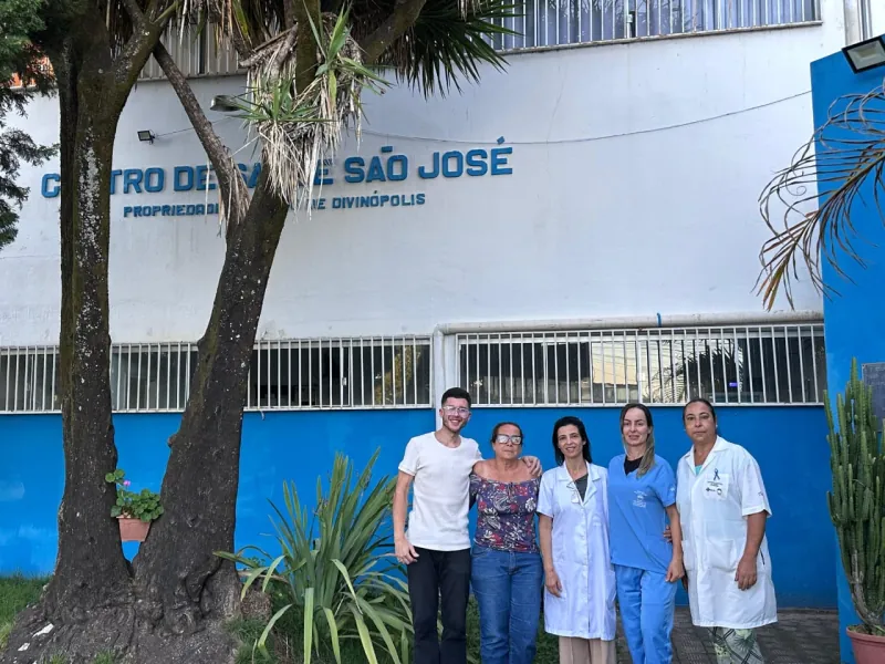 Bebê de 10 dias é salvo após desengasgo em unidade de saúde de Divinópolis