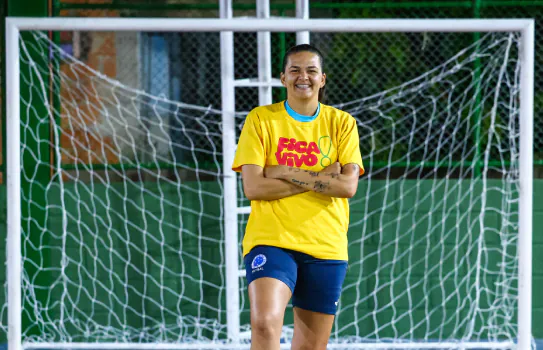 Atleta que passou pelo “Fica Vivo” chega ao time de futsal feminino do Cruzeiro