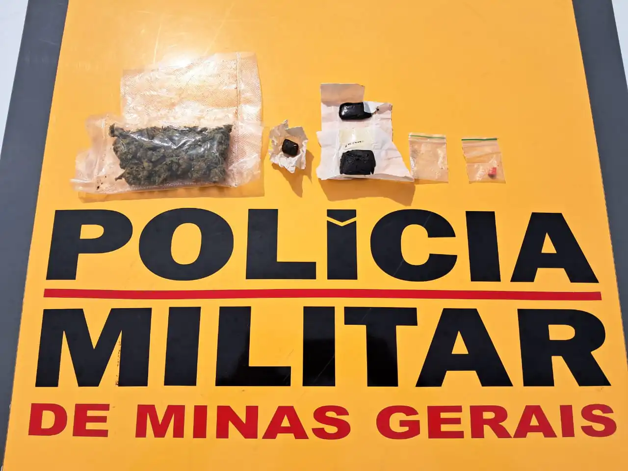 Homem é preso com drogas durante operação na AMG-2030 em Formiga