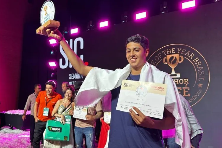 Cafeicultor de Espera Feliz coloca Minas Gerais em 1º lugar no COY 2025 
