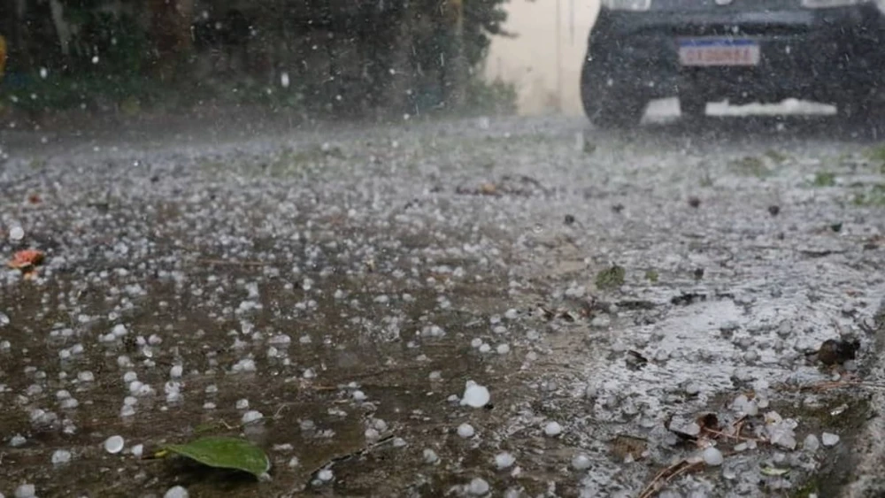 Divinópolis e outras 406 cidades de MG estão sob alerta de tempestade de granizo