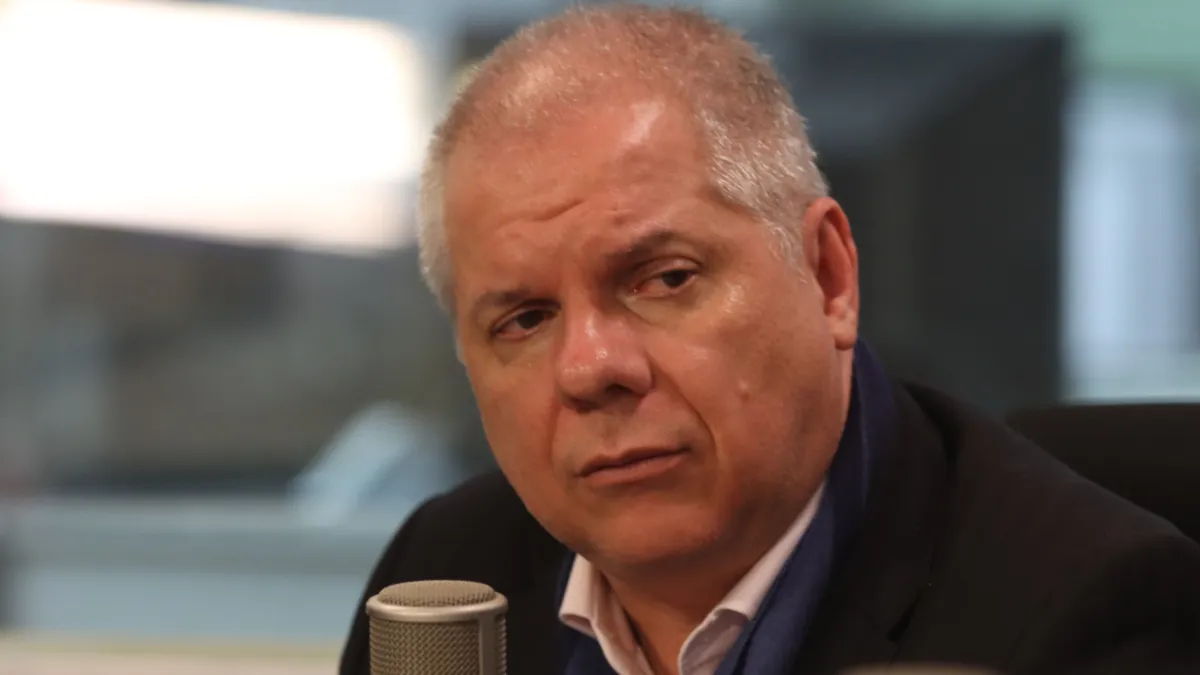 Ex-presidente do INSS é preso pela PF em operação contra descontos ilegais em aposentadorias