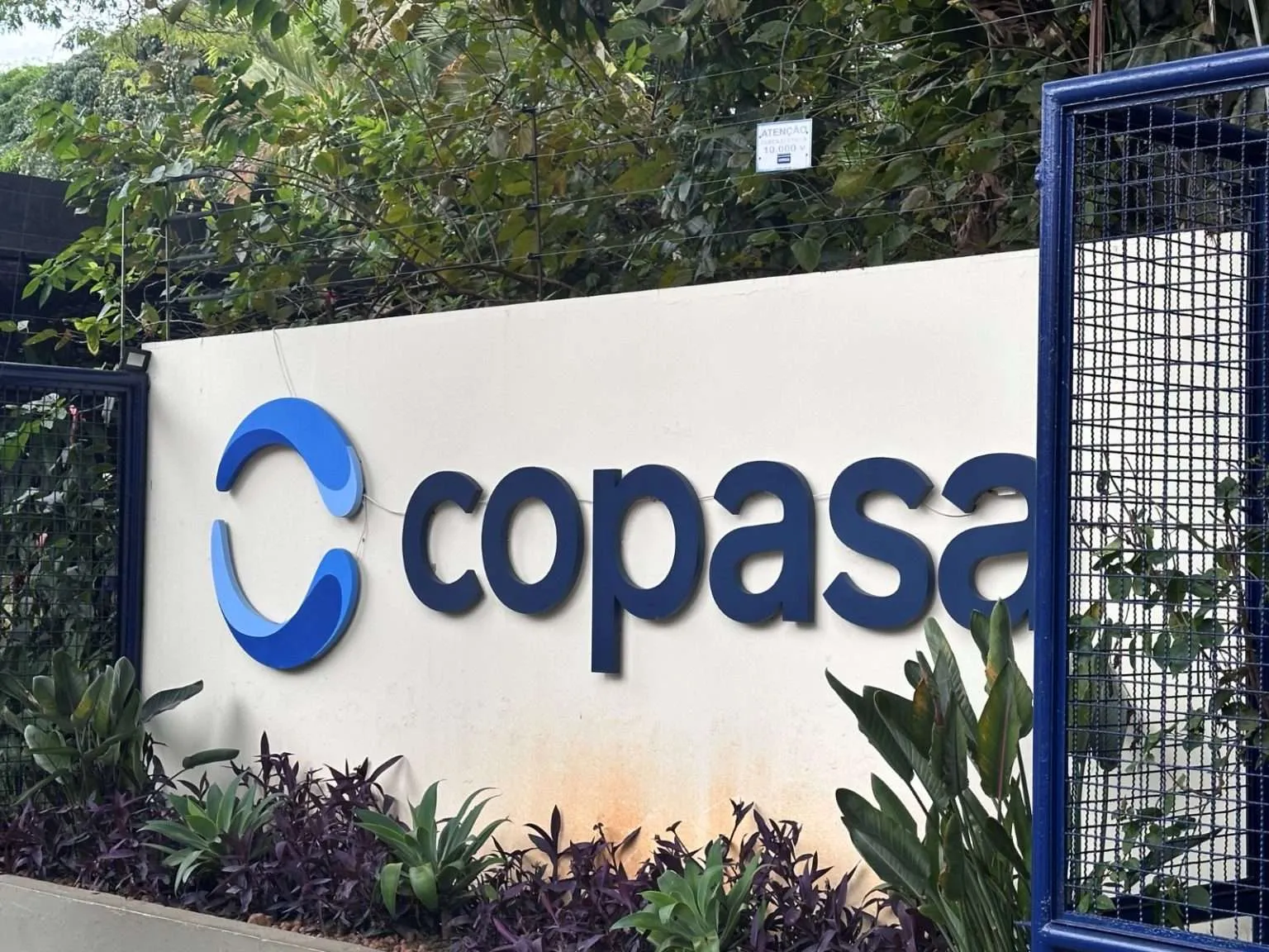 Manutenção da Copasa pode afetar fornecimento de água em 14 bairros de Divinópolis neste sábado