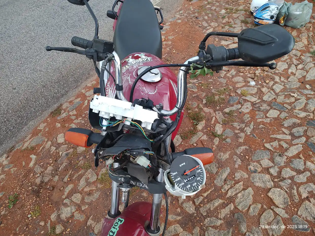 Motociclista fica ferida após sair da pista na AMG-0320, em São Gonçalo do Pará