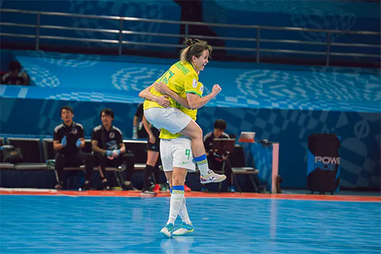 Seleção feminina de Futsal goleia o Japão e está na semifinal