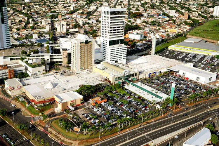Comércio de Uberlândia acima da média 
