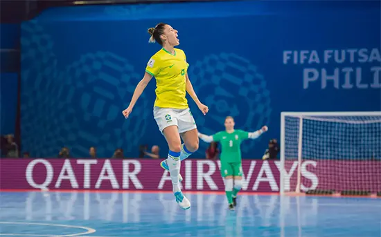 Seleção feminina faz a semifinal da Copa do Mundo de Futsal nesta sexta