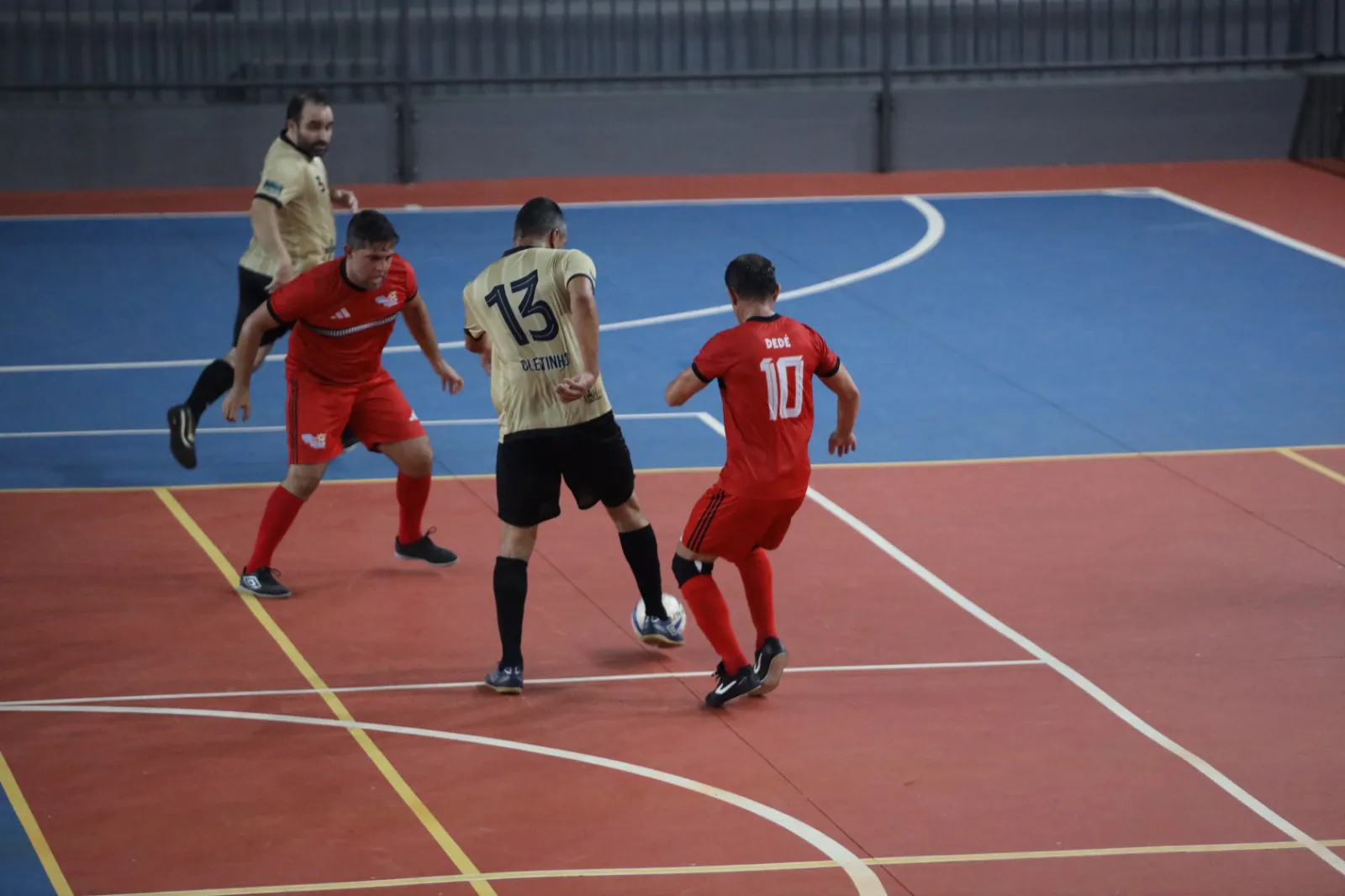 Tarde de sábado será de decisões no campeonato de futsal do EOC