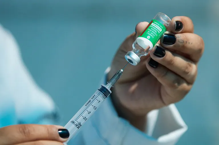 Vacinação contra a covid-19 completa cinco anos e supera 630 mil doses em Divinópolis