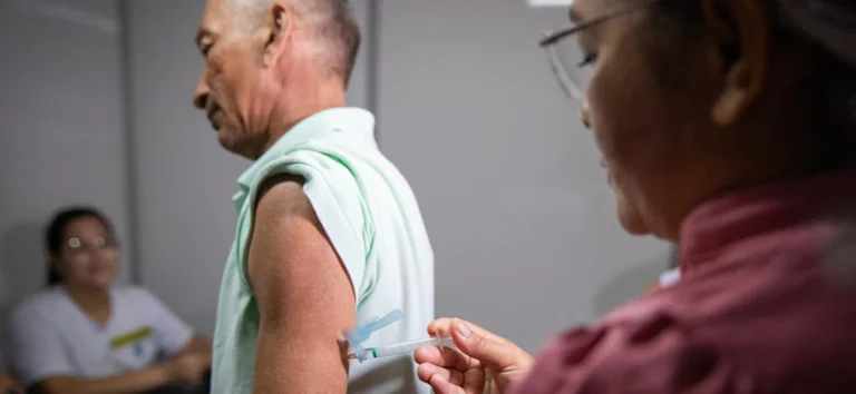 Vacina 100% nacional e de dose única contra a dengue começa a ser aplicada no Brasil