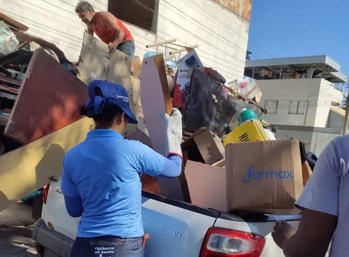 Mutirão de limpeza mobiliza oito bairros de Divinópolis contra a dengue
