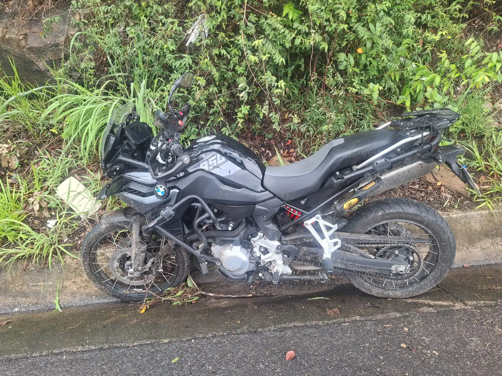 Motociclista fica gravemente ferido após acidente na BR-354, em Formiga