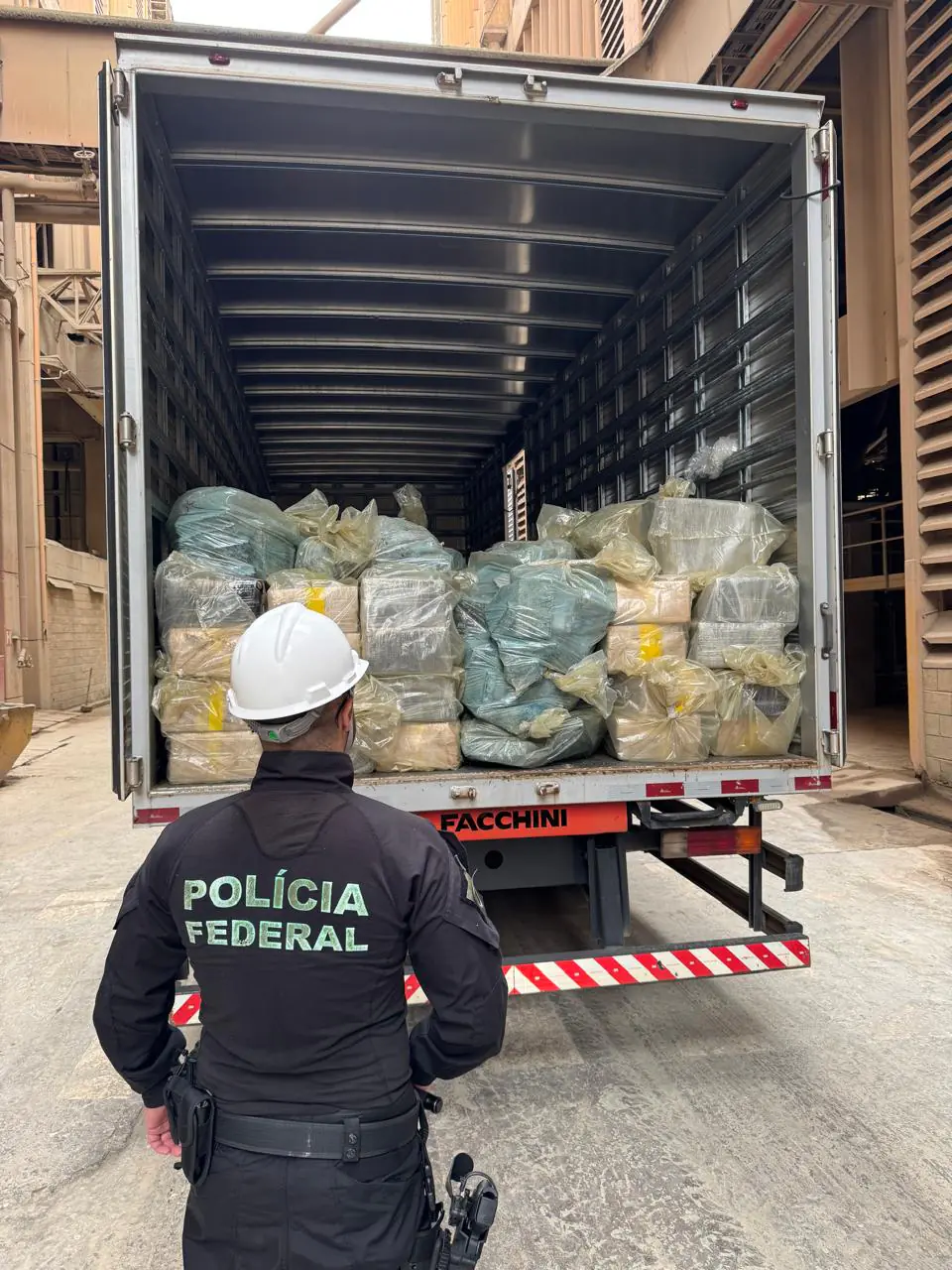 Polícia Federal incinera 7,8 toneladas de drogas em Minas Gerais