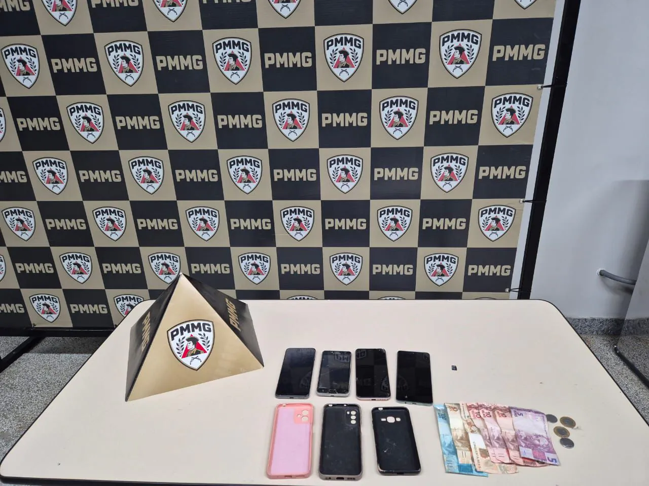 Polícia Militar prende autor de furto e recupera celulares em Lagoa da Prata