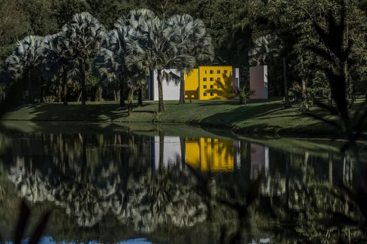 Inhotim entre destinos do mundo 