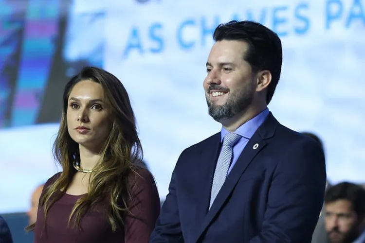 Deputada denuncia ameaça de Simões 