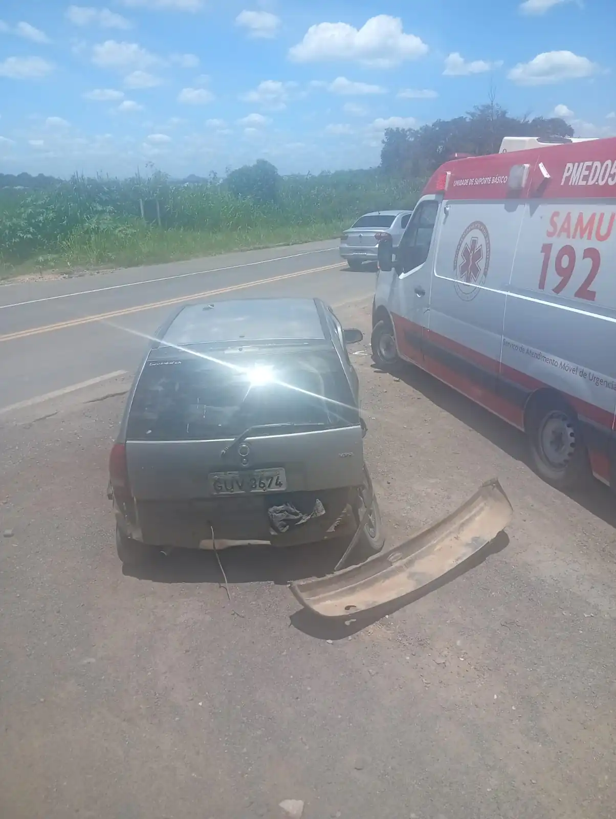 Acidente entre dois carros na BR-494 deixa três feridos em Divinópolis