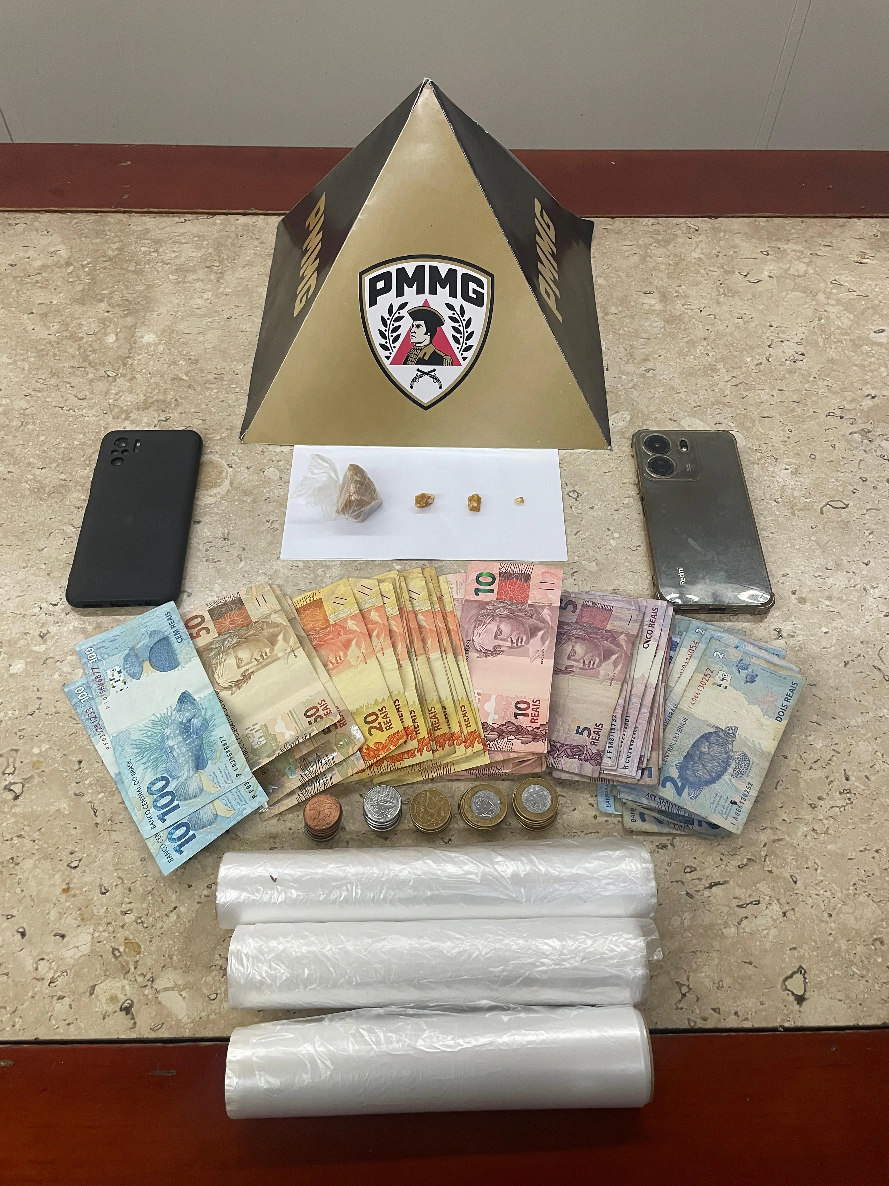 PM prende autor por tráfico de drogas em Itaúna