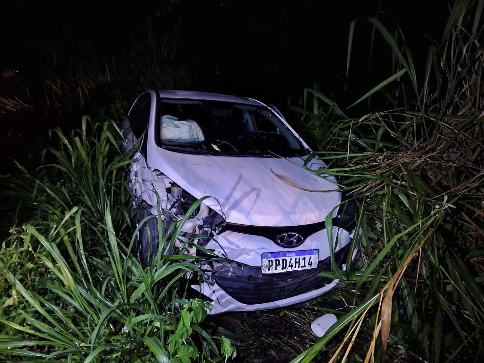 Motorista sem CNH e com sinais de embriaguez se envolve em acidente na BR-494, em Divinópolis