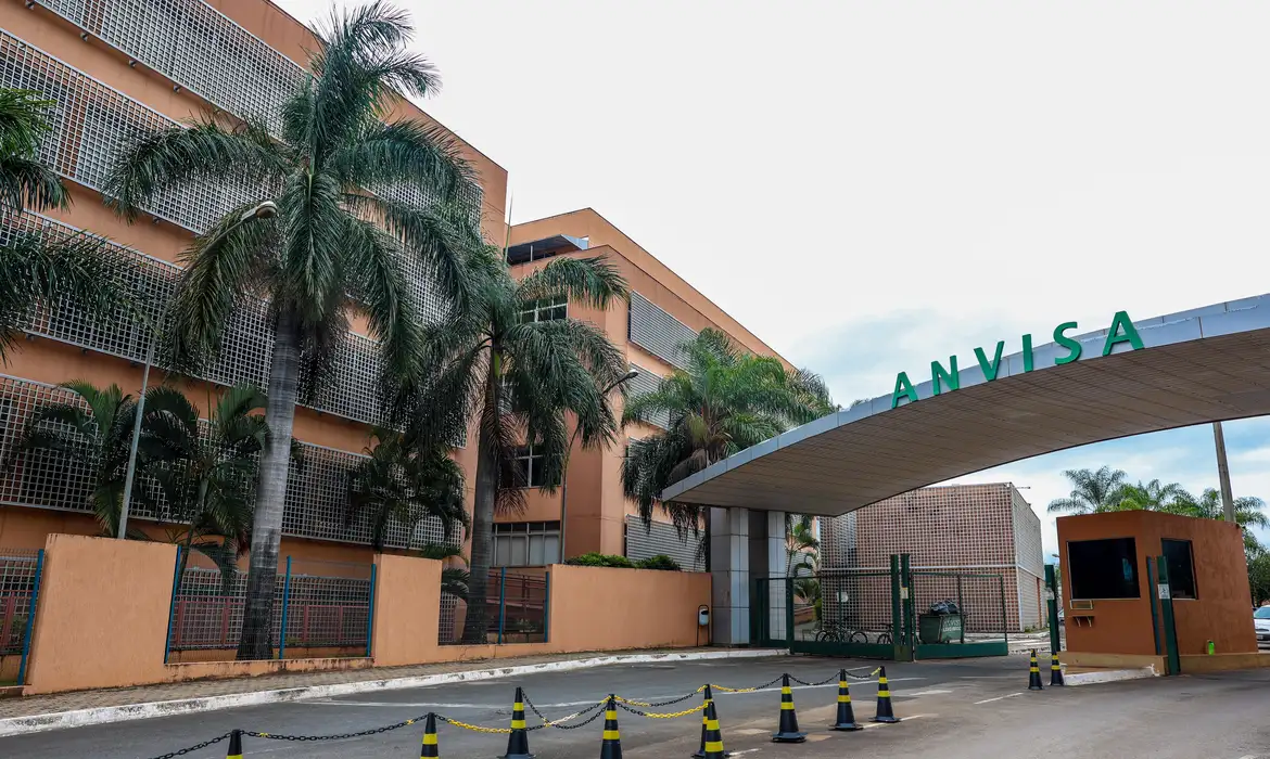 Anvisa proíbe lotes de fórmula infantil Aptamil após risco de contaminação