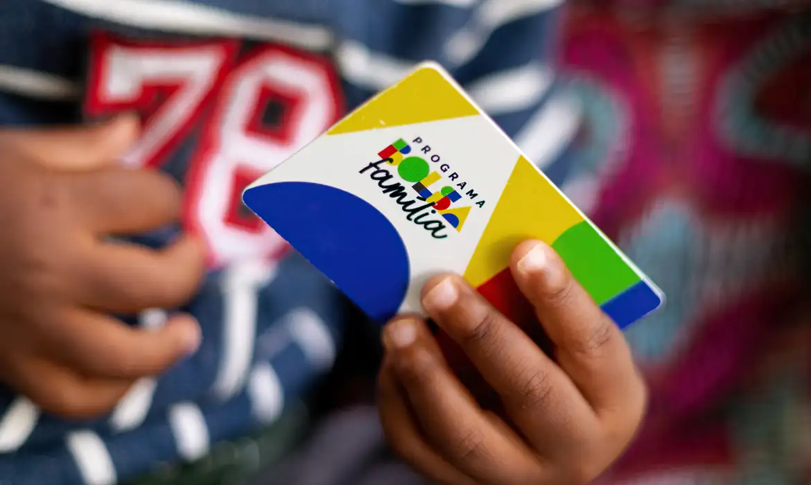 Bolsa Família de março atende 1,41 milhão de famílias em Minas