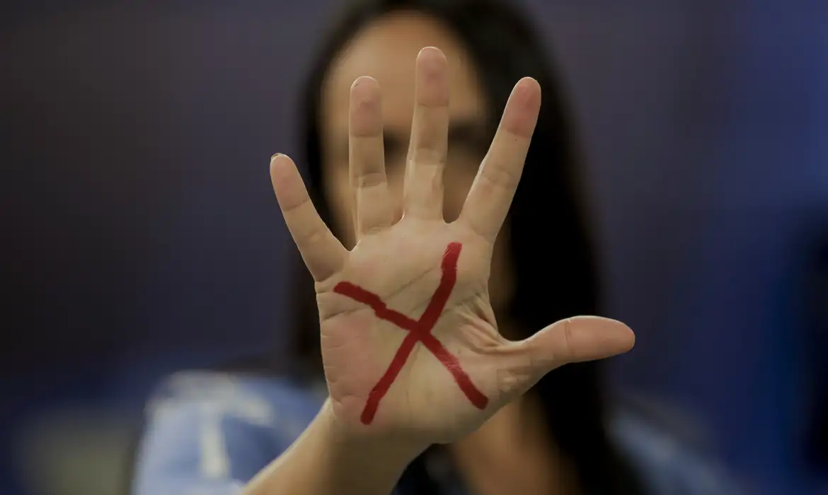 Novo caso de violência doméstica expõe urgência de políticas públicas