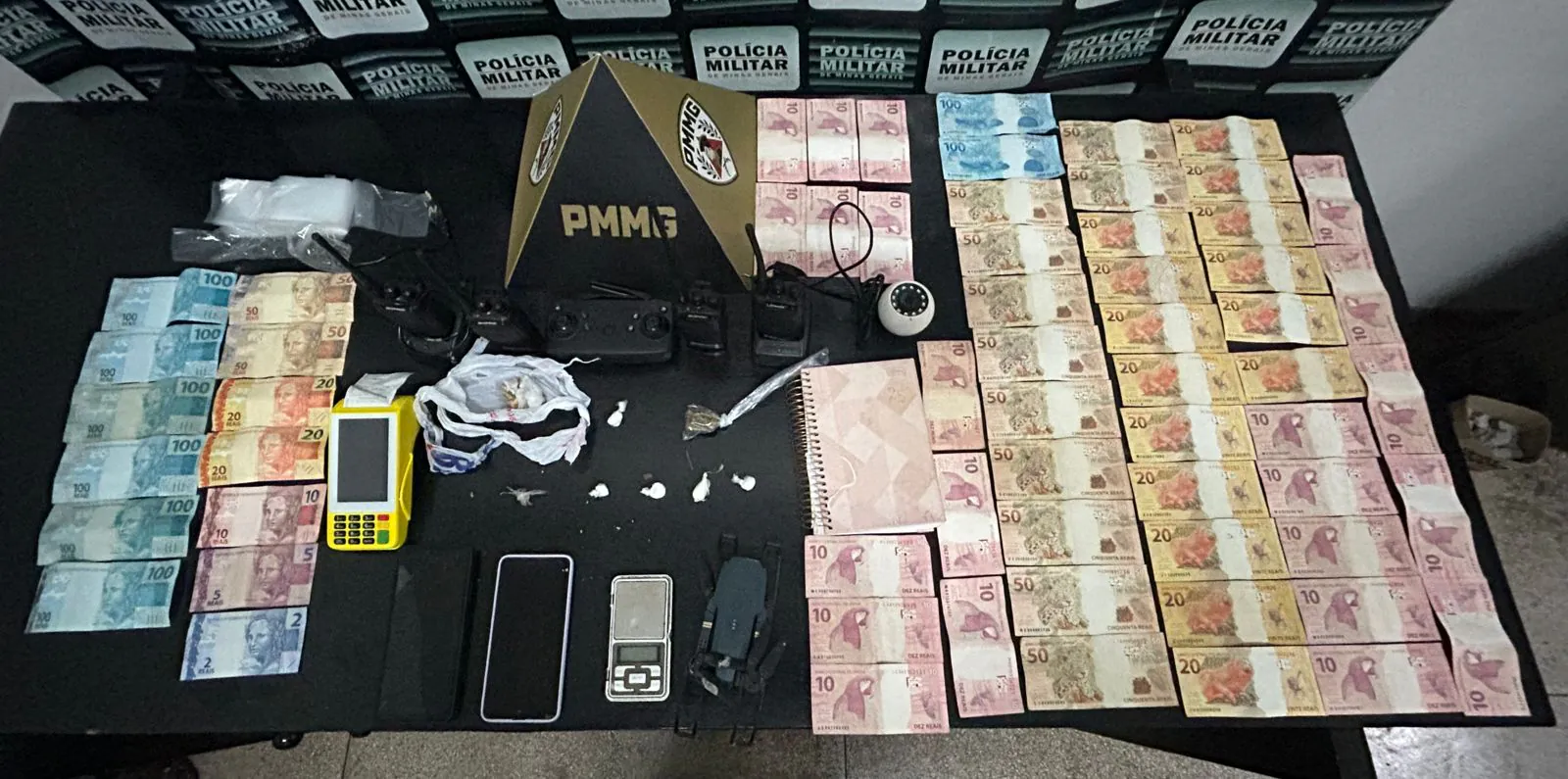 PM desarticula boate usada para prostituição e tráfico de drogas em Pará de Minas